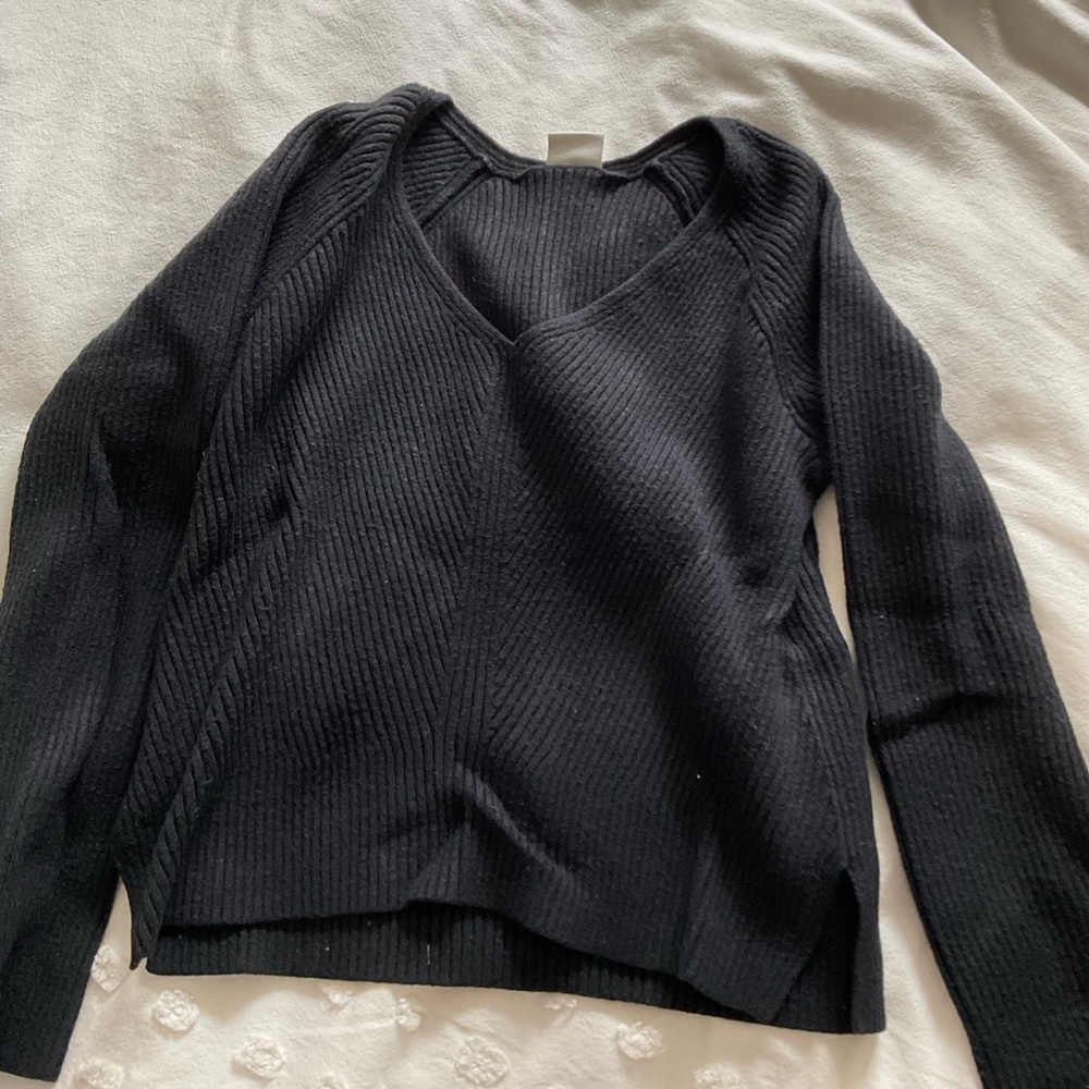 Abercrombie black v neck sweater